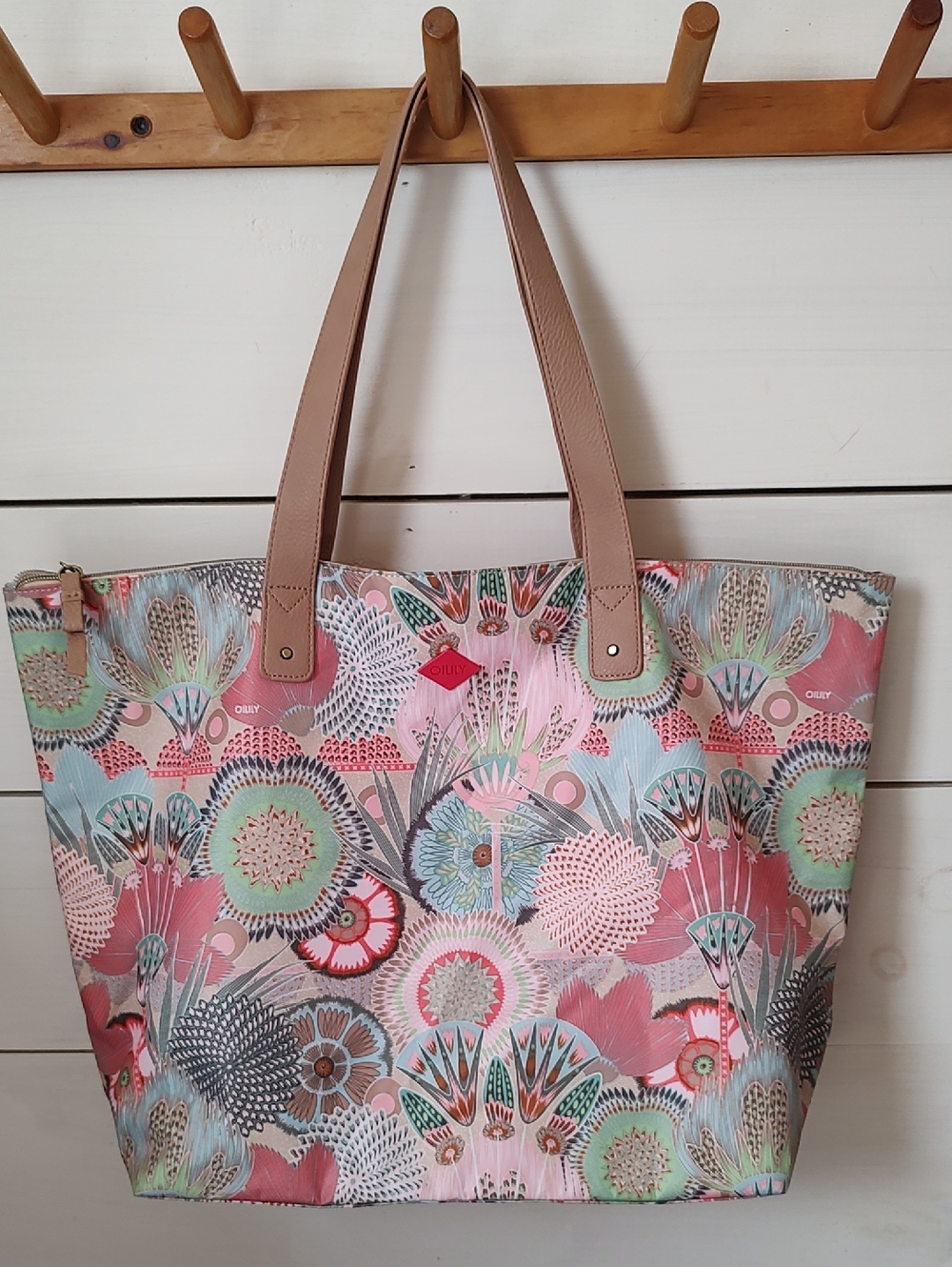 Oililly Multicolor Floral Tote. Zip and open pockets inside. EUC Like New.